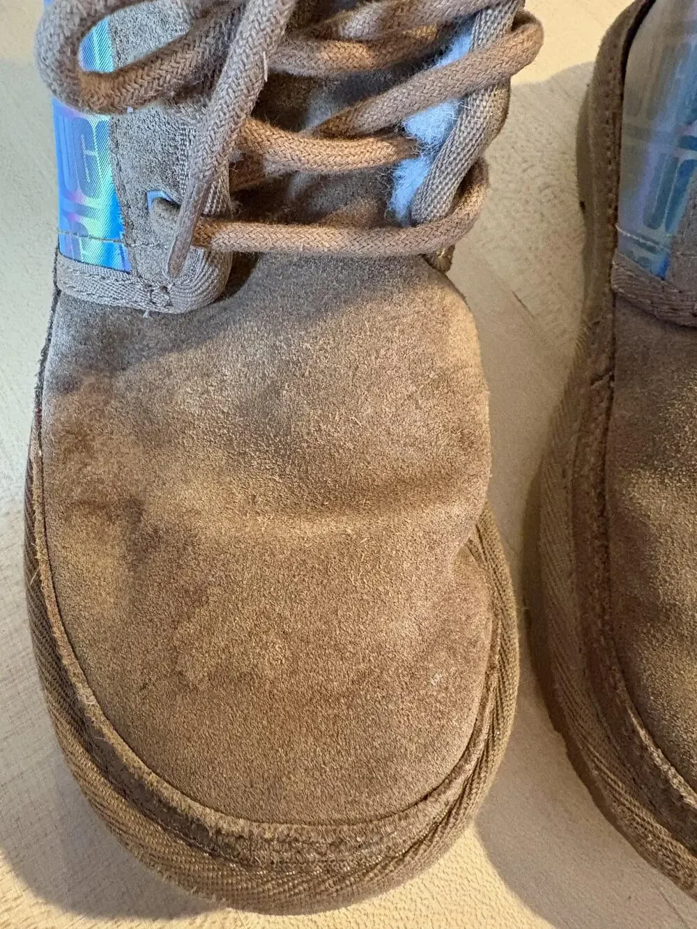 UGG Neumel Chromatic Boots Kids Size 2 Brown Suede Logo Panel Lace Up Shearling